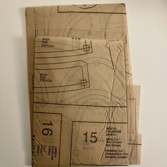 McCall 4125 Sewing Pattern 18 in doll Accessories Shoes Visor Hat Boots Bags FF - Picture 4 of 4